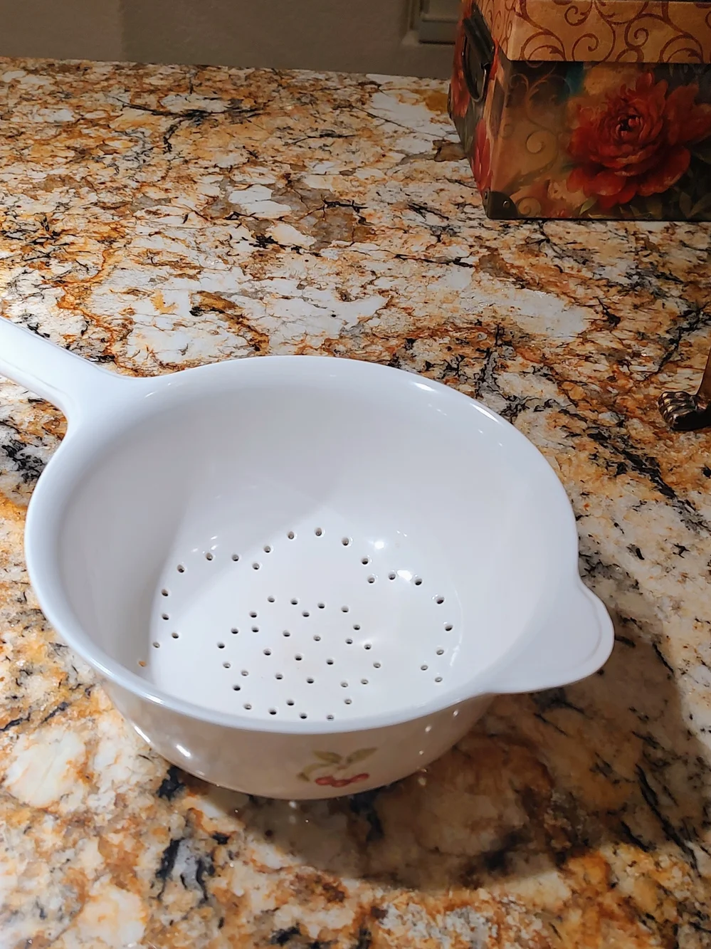 White Ashberry Melamine strainer W Peach Floral Design, vintage.